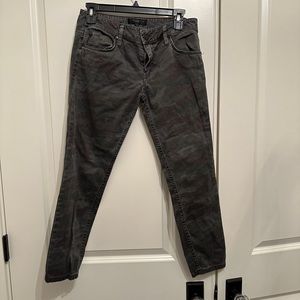 Sanctuary cropped, camo pants. Good, used condition